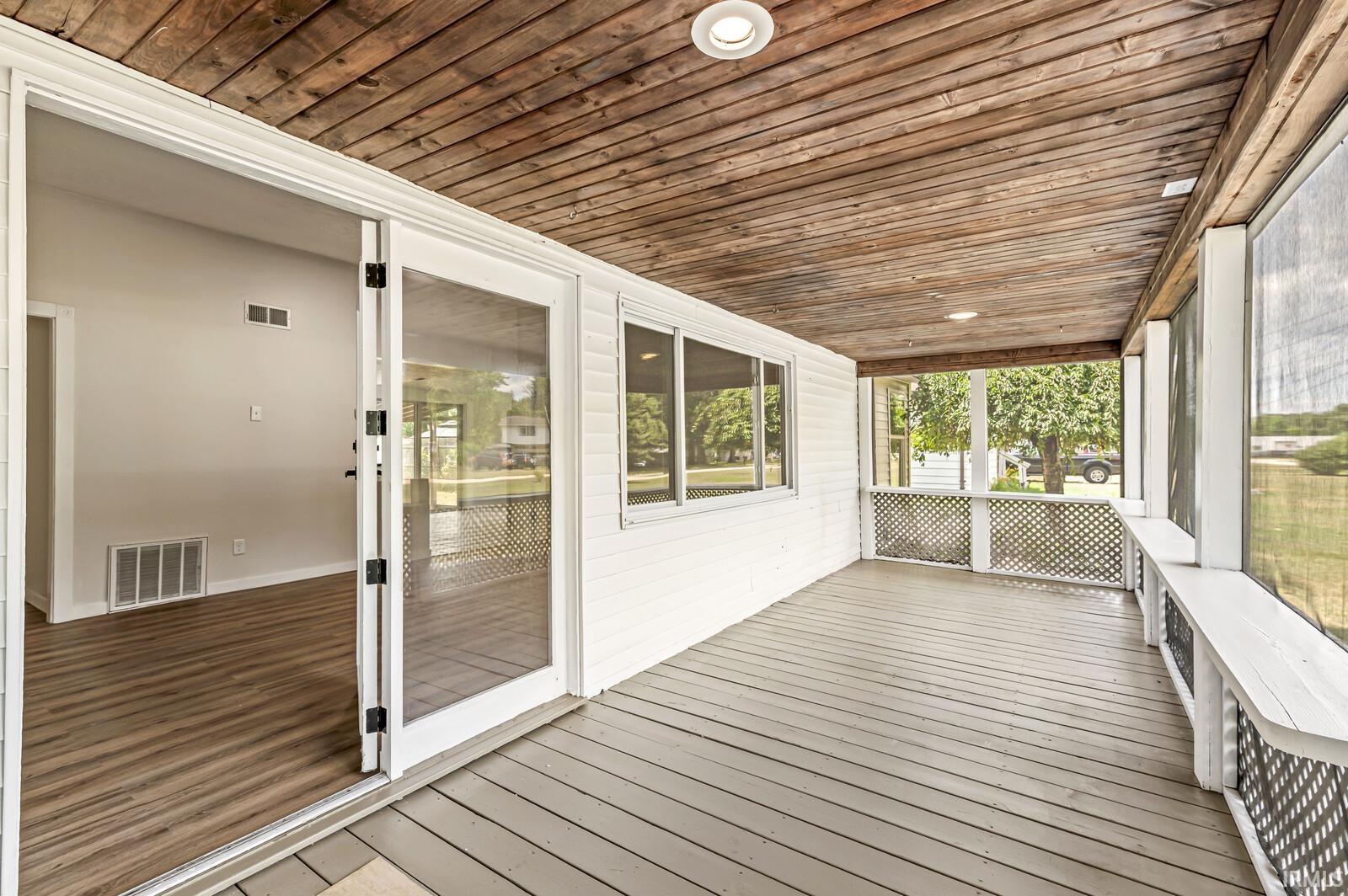 27412 Sunnyfield Drive