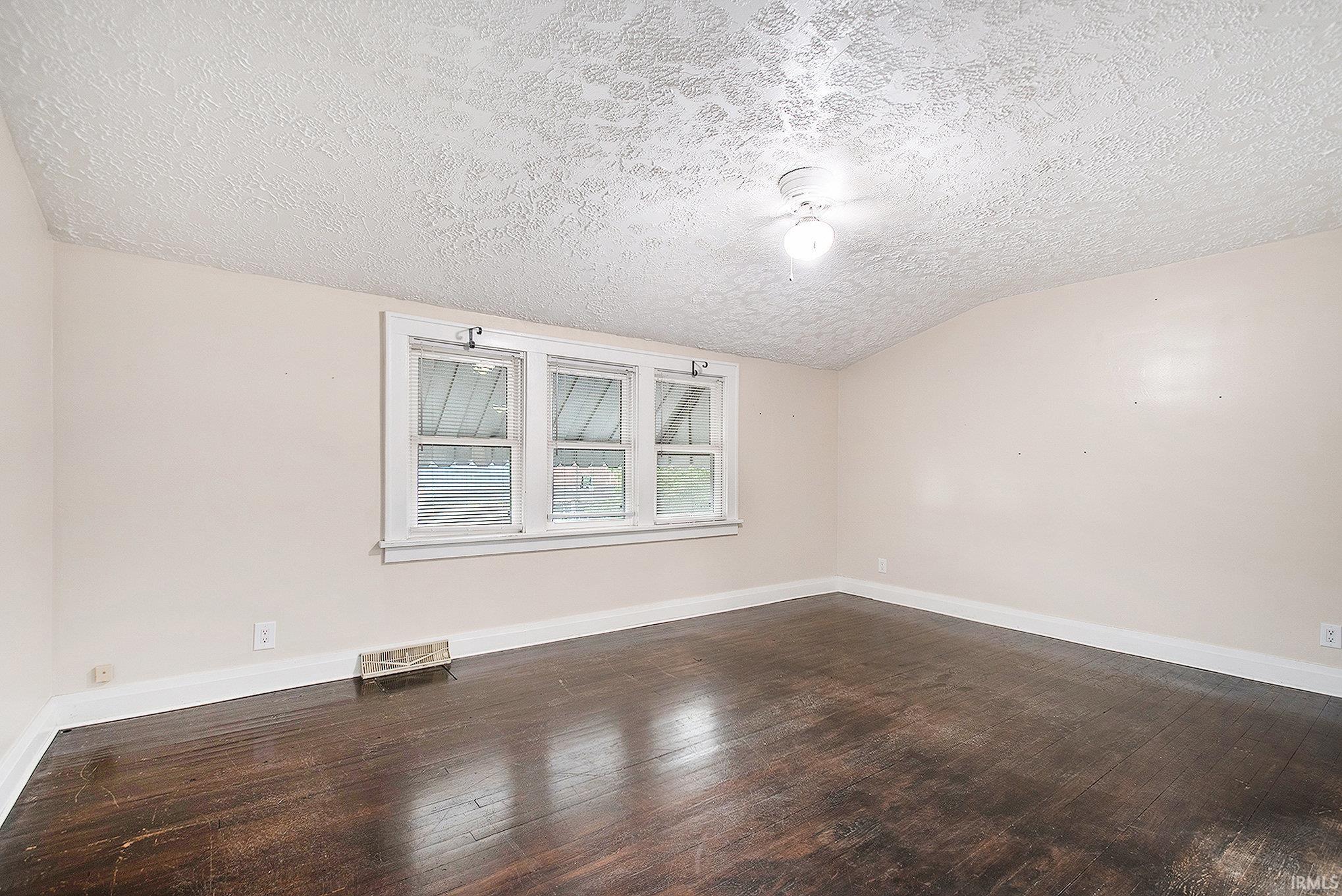 3321 Mishawaka Avenue