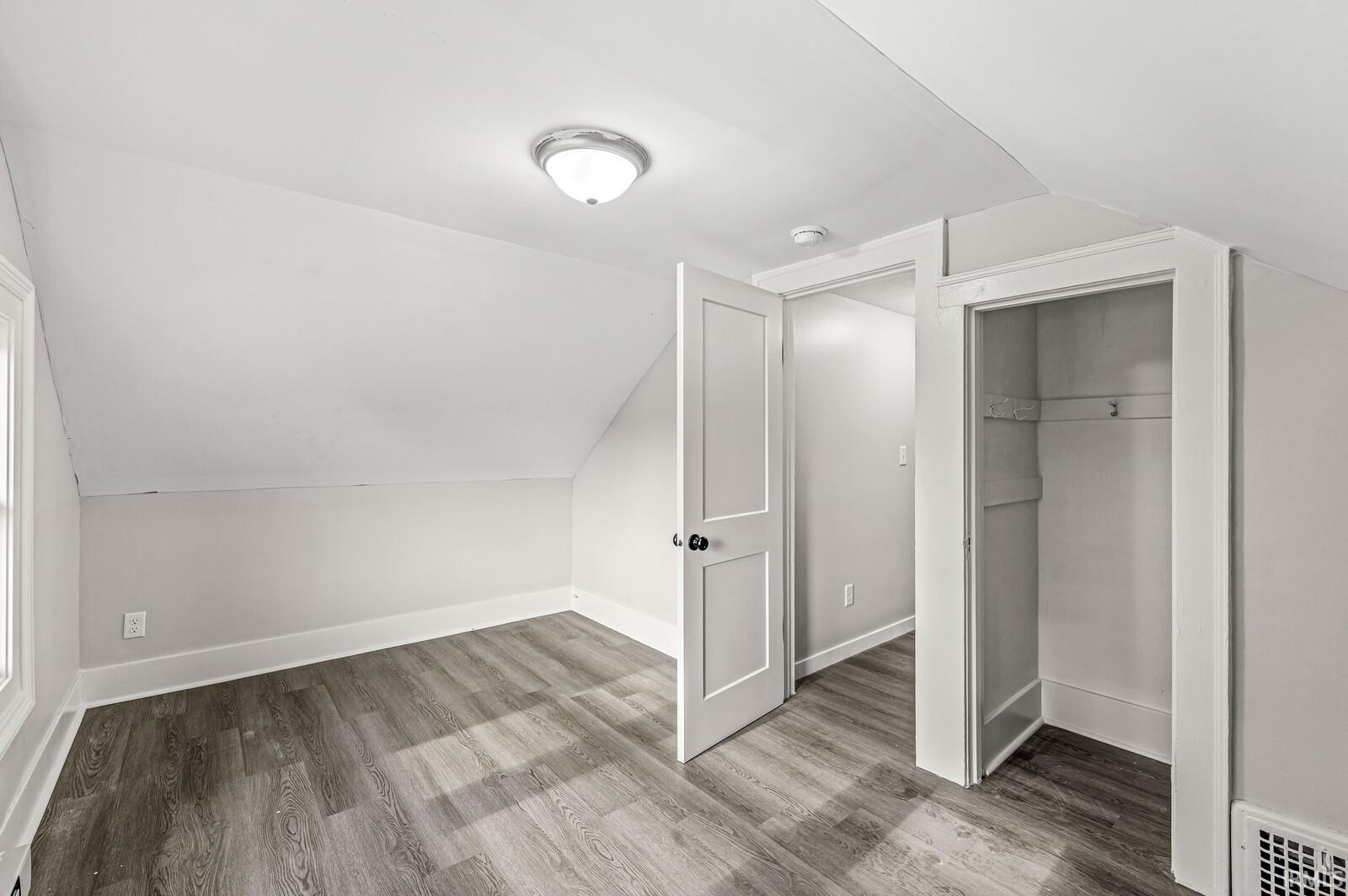 514 S Middleboro Avenue