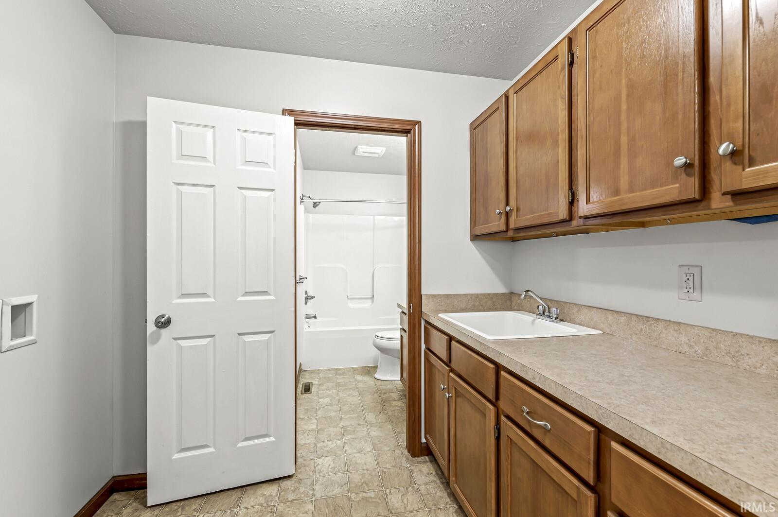 309 W Oakridge Avenue