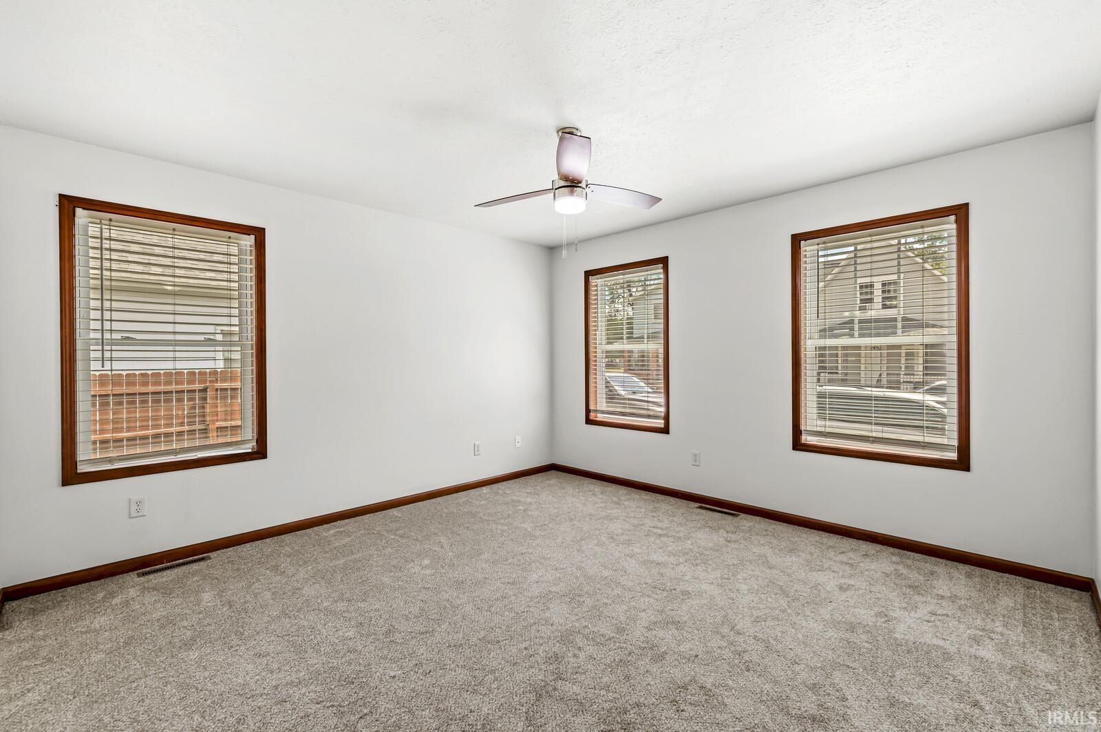 309 W Oakridge Avenue