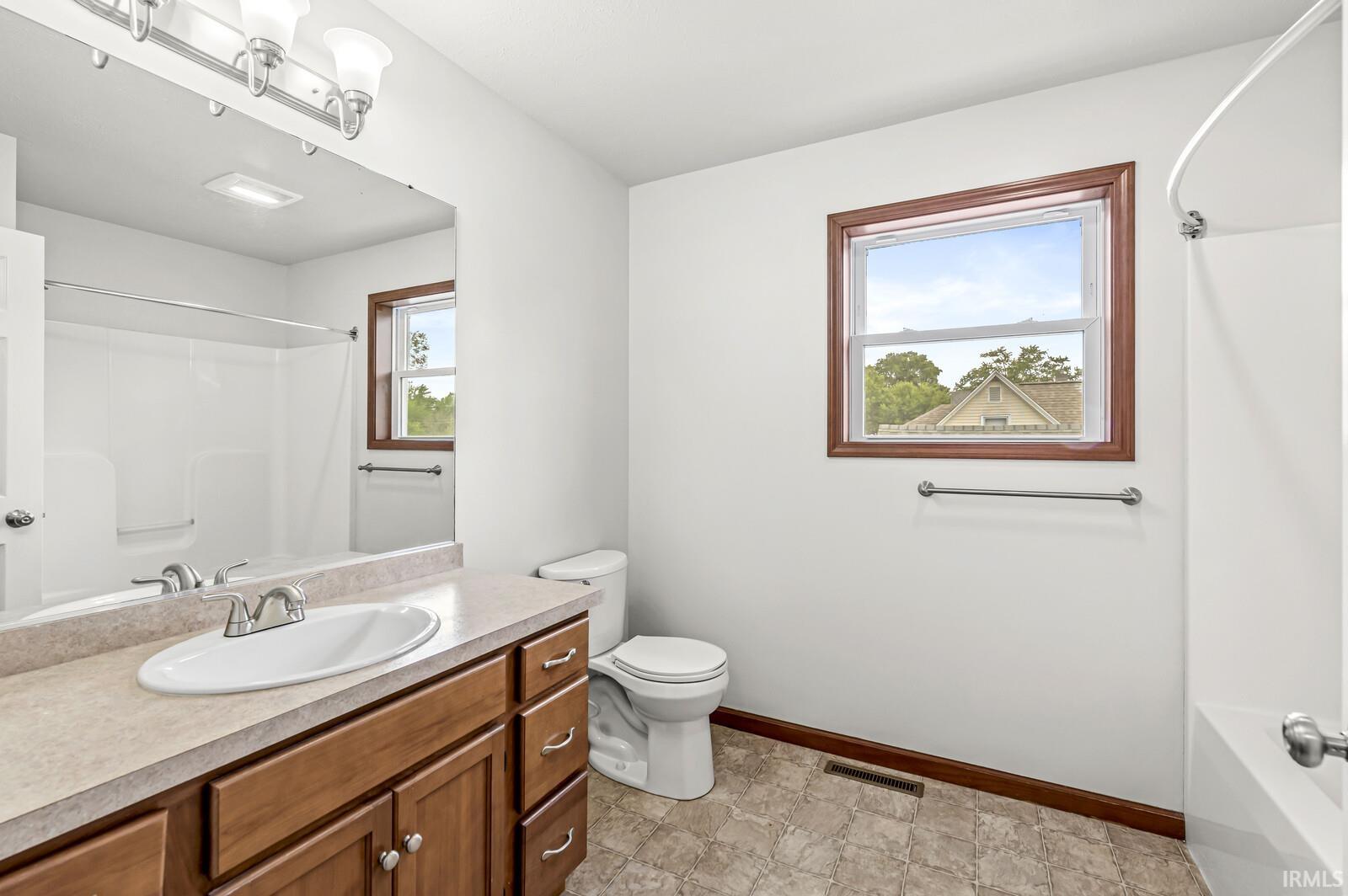 309 W Oakridge Avenue