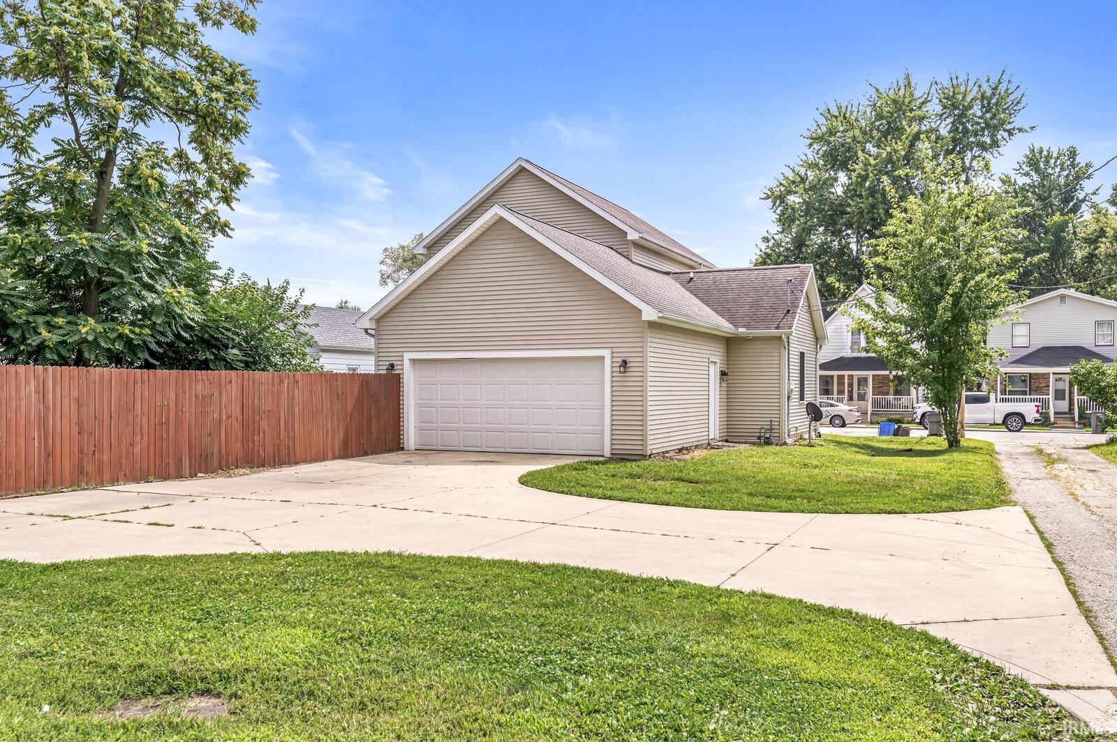 309 W Oakridge Avenue