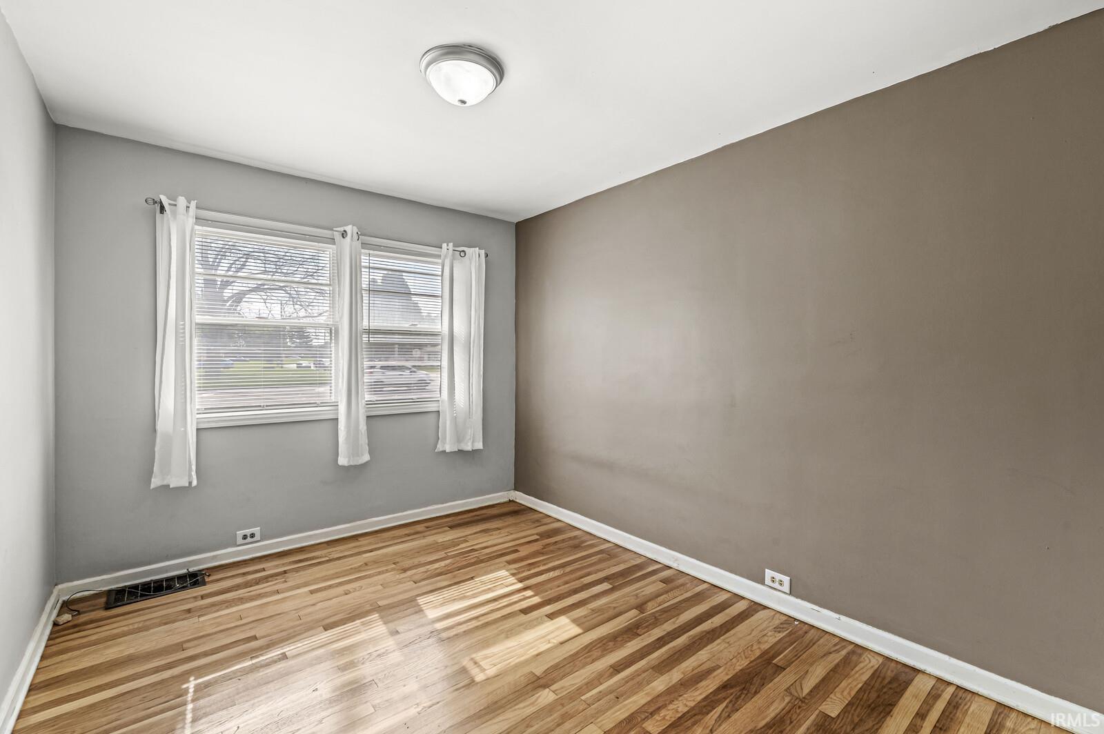 5033 W Sample Street