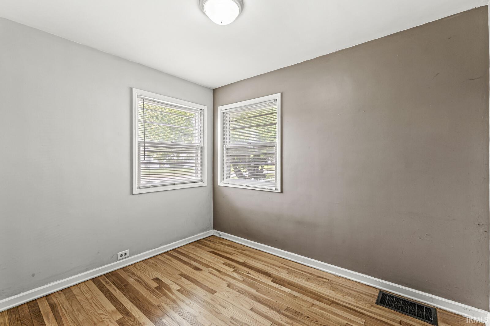 5033 W Sample Street