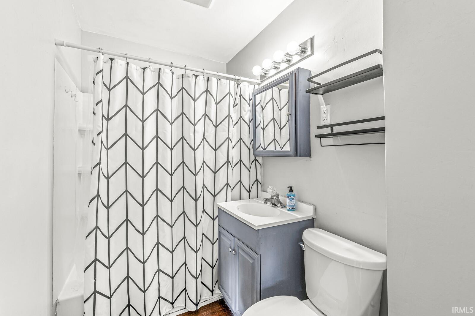 5033 W Sample Street