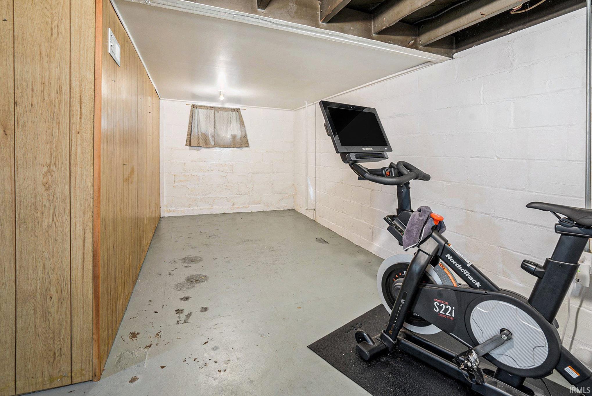 1015 E Broadway Street