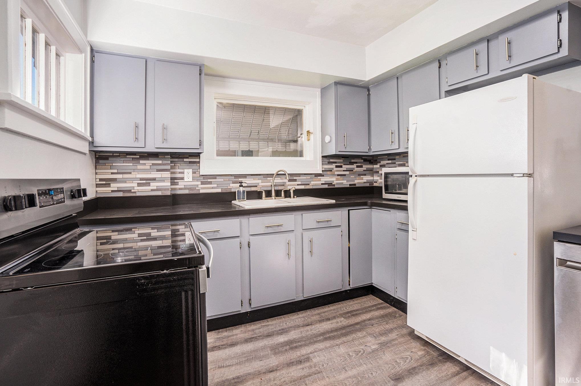 1015 E Broadway Street