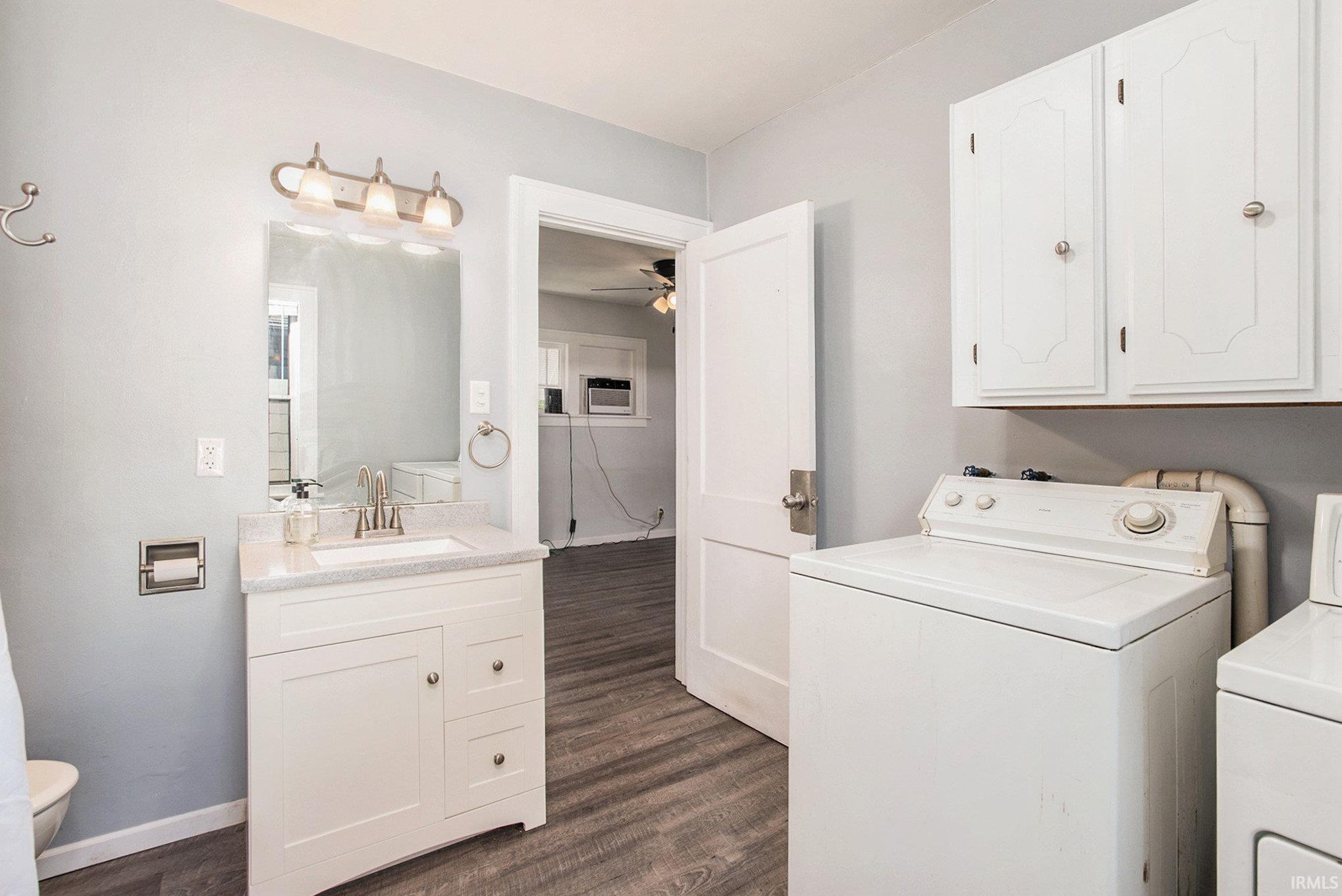 1015 E Broadway Street