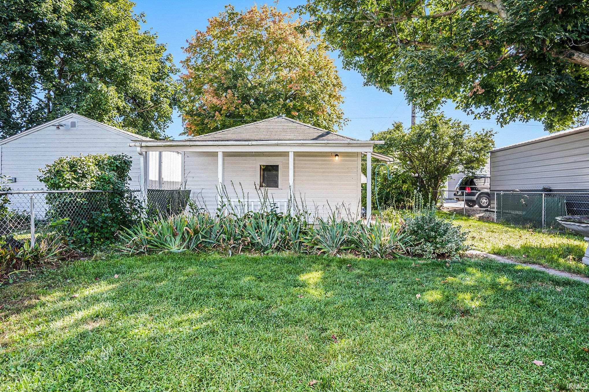 1015 E Broadway Street