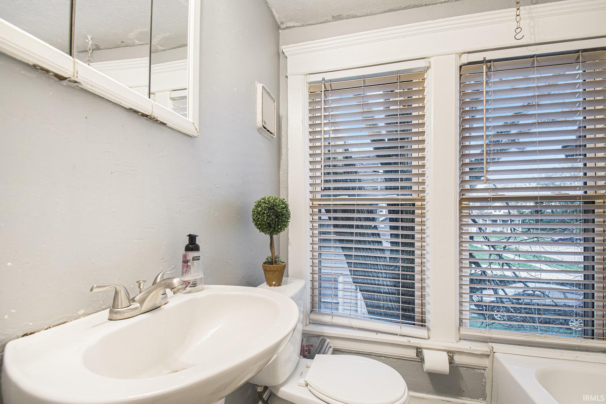 912 N Lawrence Street