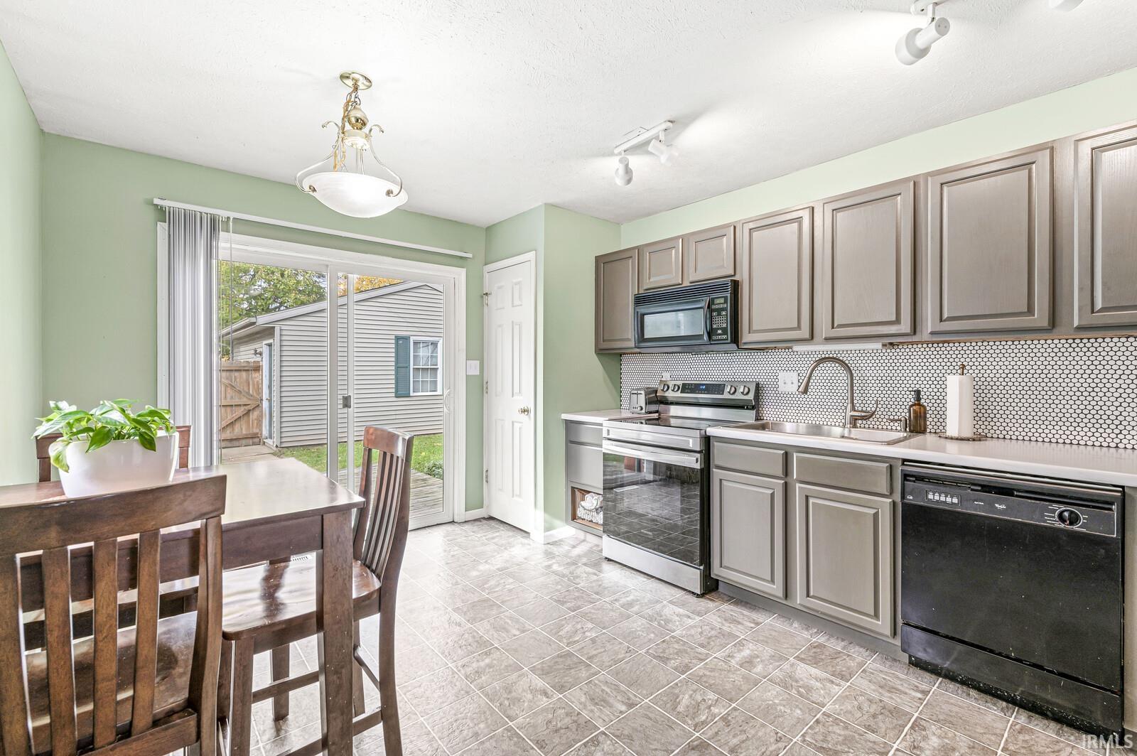 1911 S Ironwood Drive