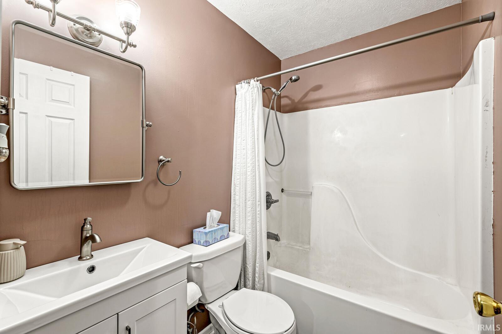 1911 S Ironwood Drive