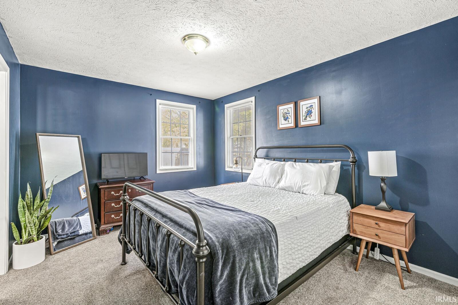 1911 S Ironwood Drive