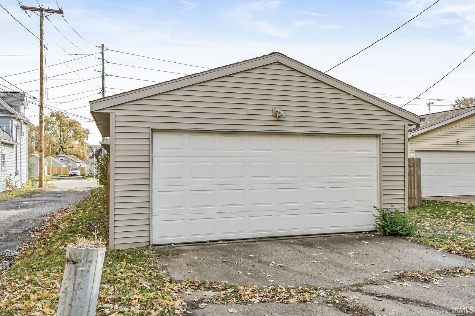 1911 S Ironwood Drive