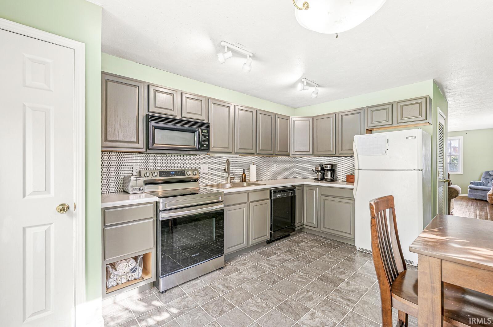 1911 S Ironwood Drive