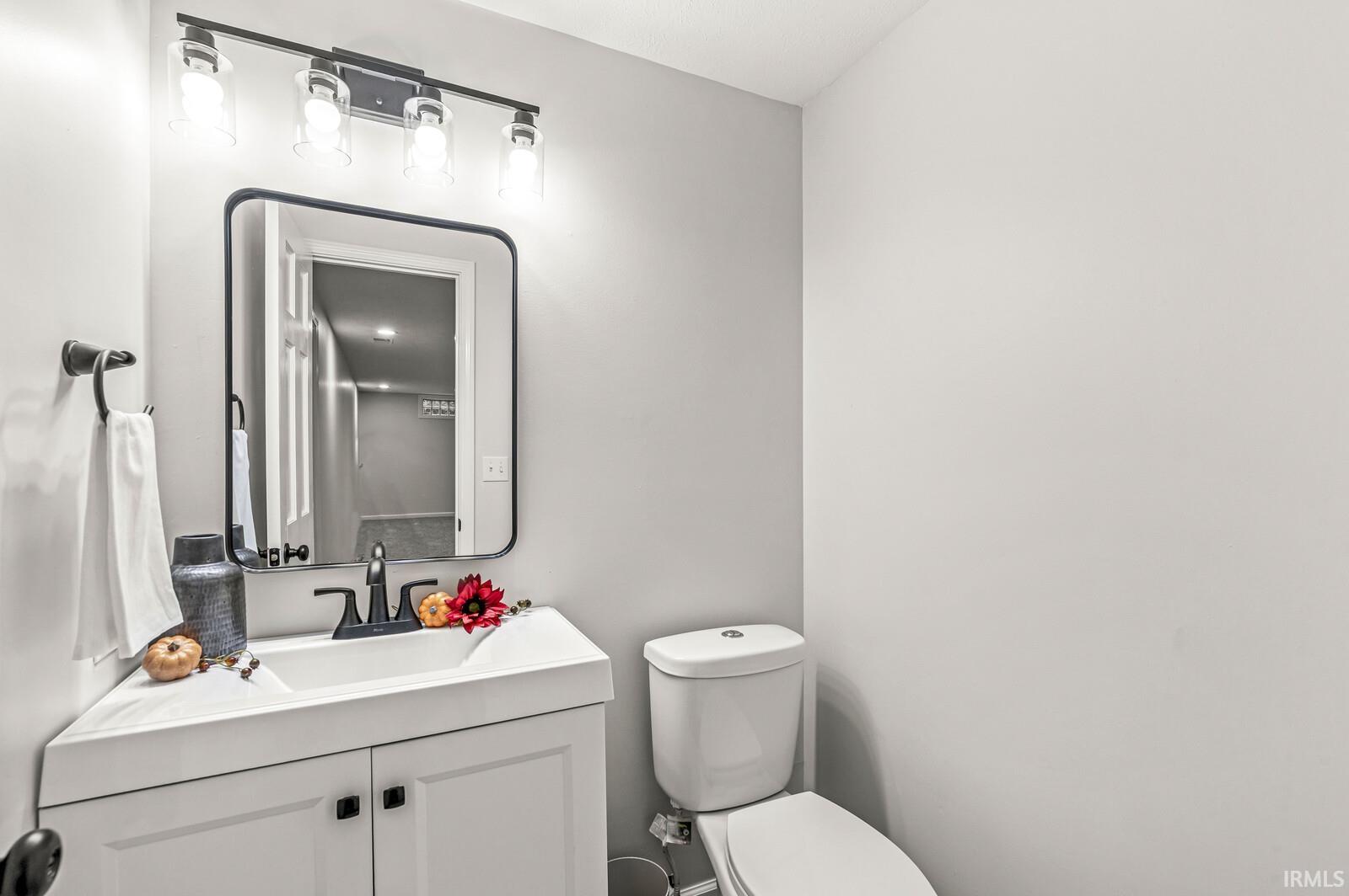 51160 Kings Crossing