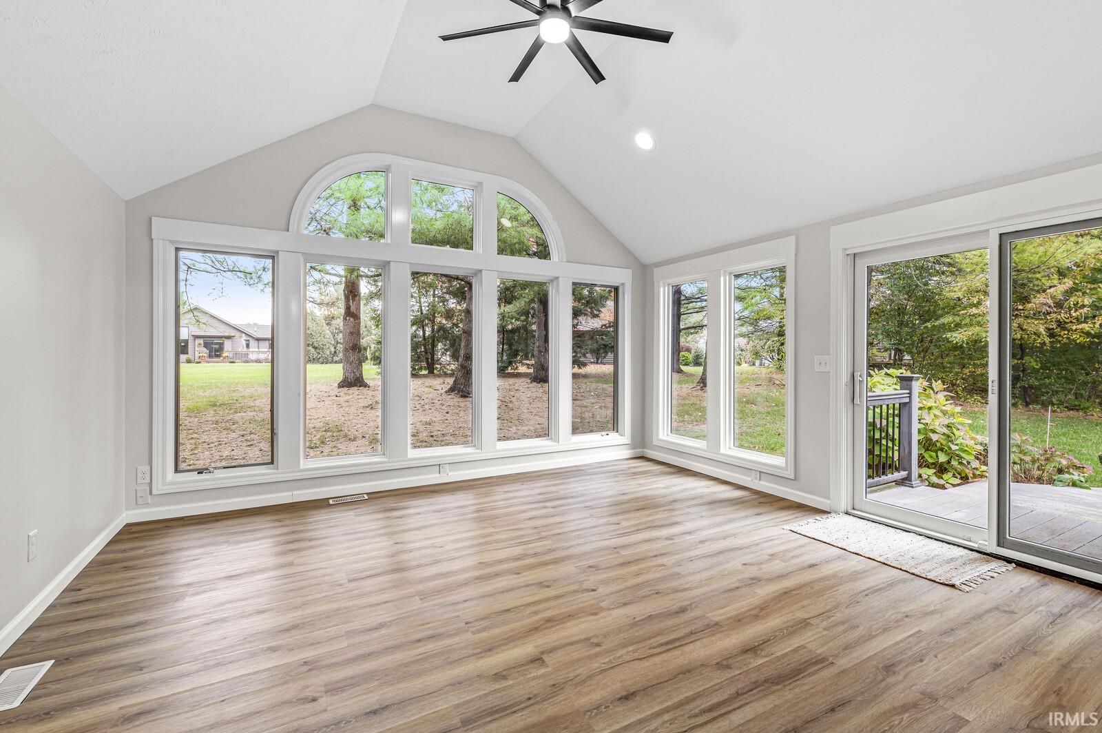 51160 Kings Crossing