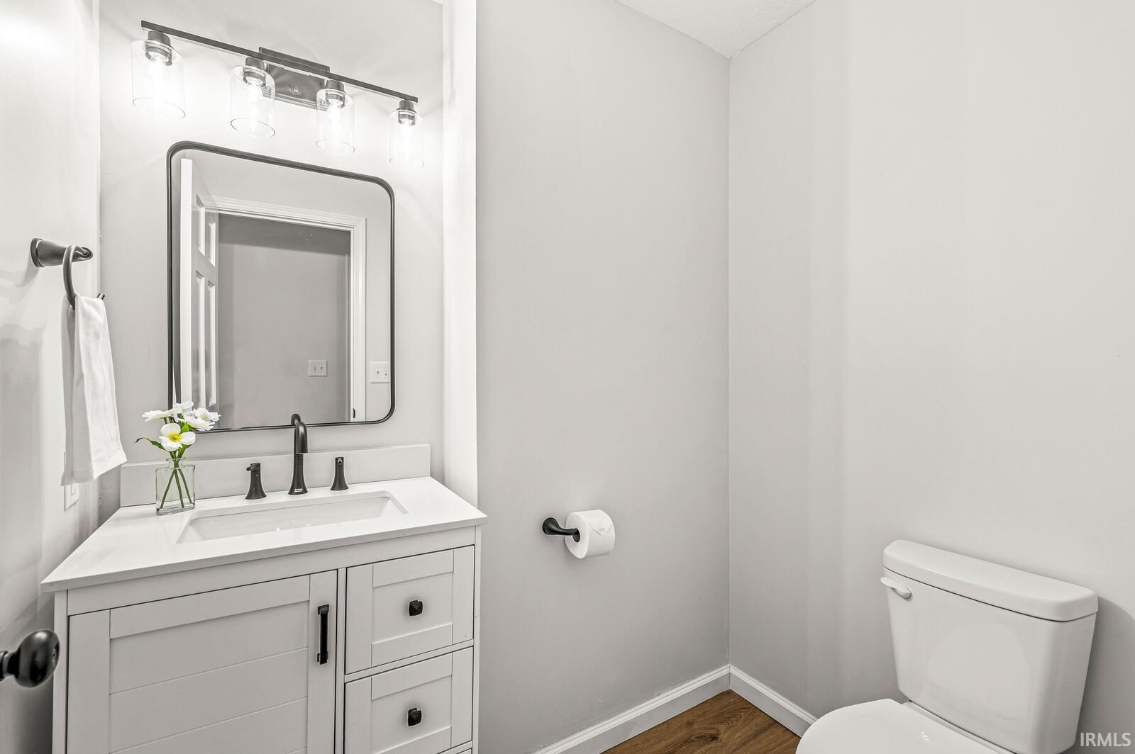 51160 Kings Crossing