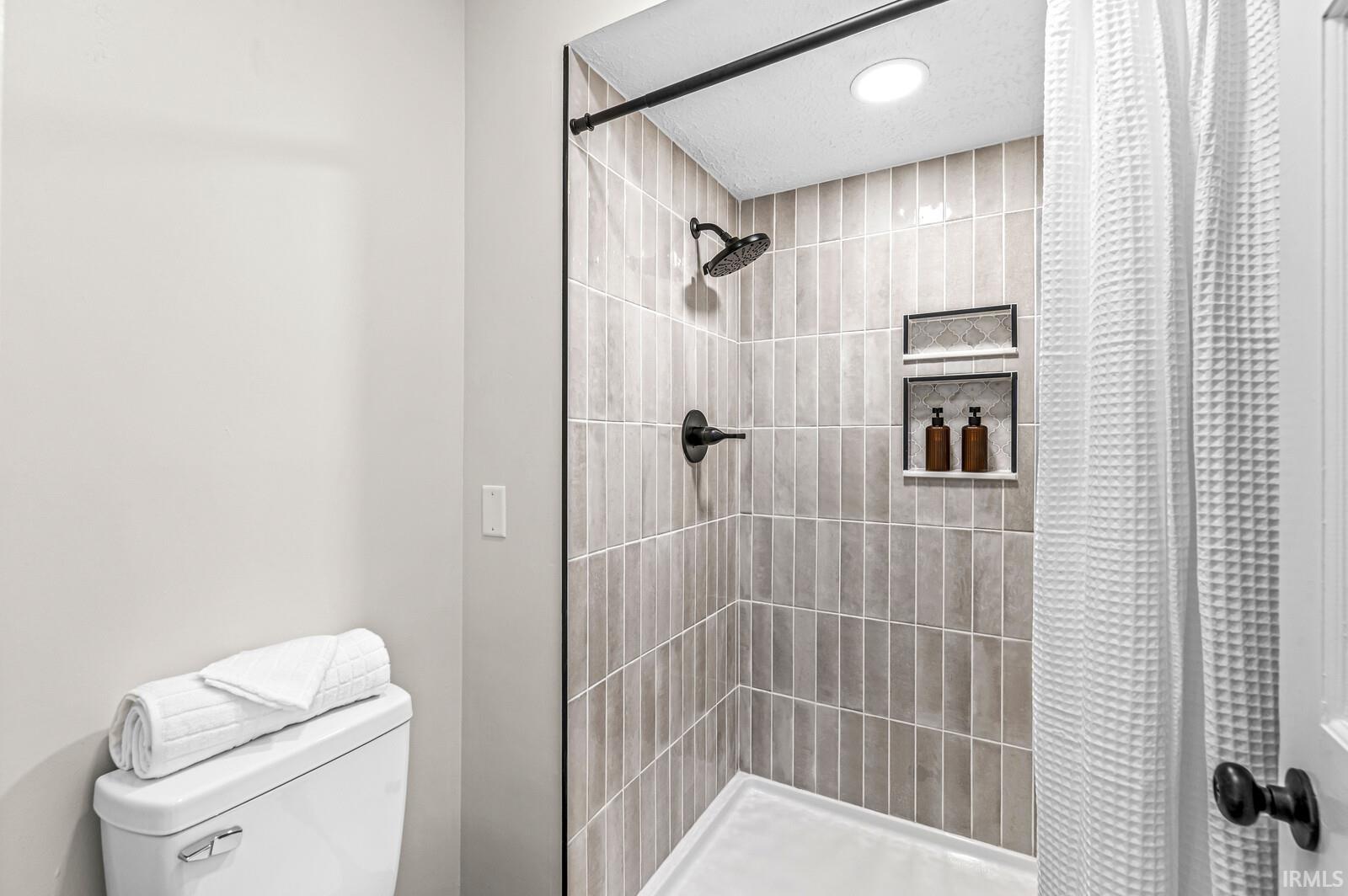 51160 Kings Crossing