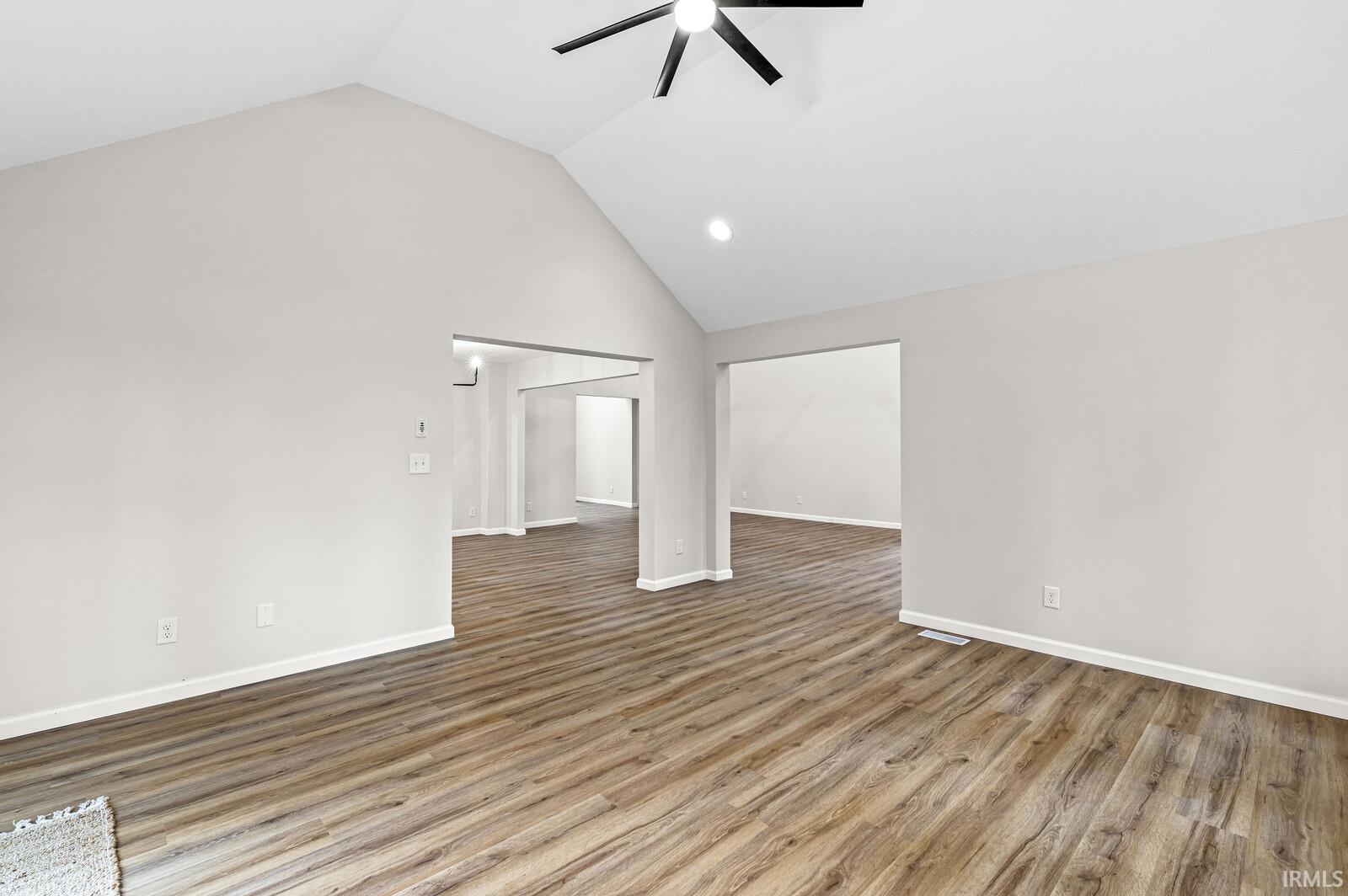 51160 Kings Crossing