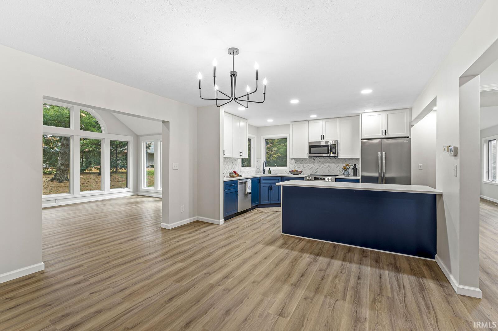 51160 Kings Crossing