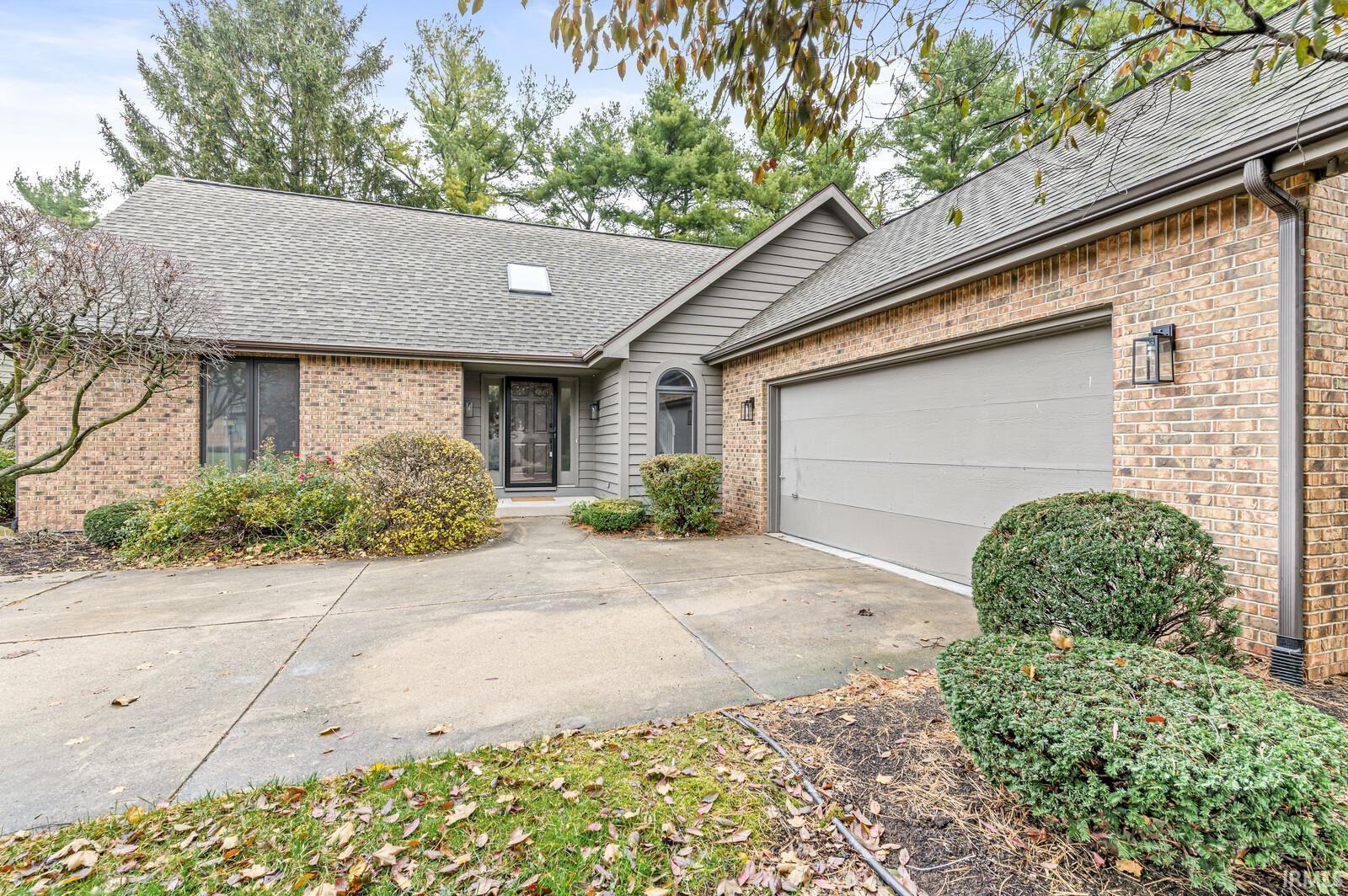 51160 Kings Crossing