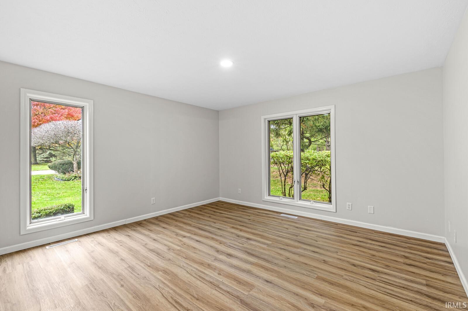 51160 Kings Crossing