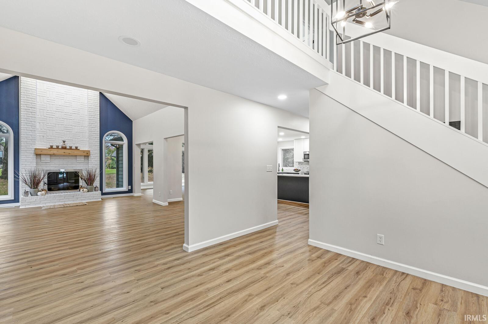 51160 Kings Crossing