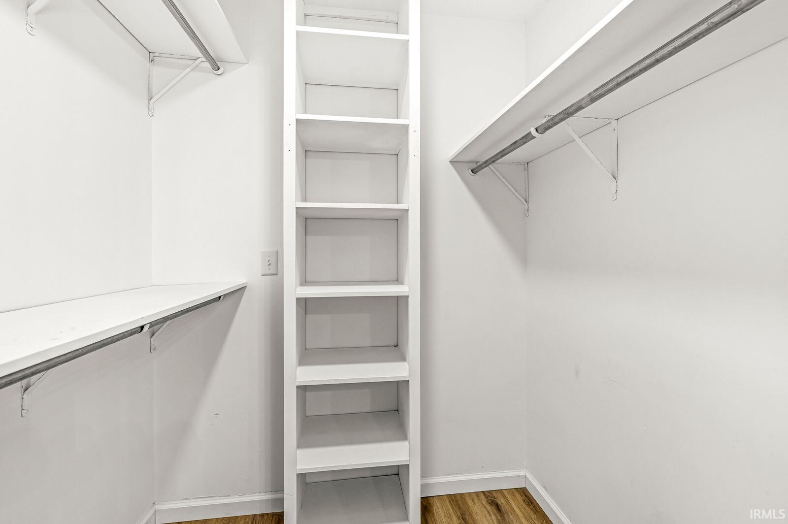 51160 Kings Crossing