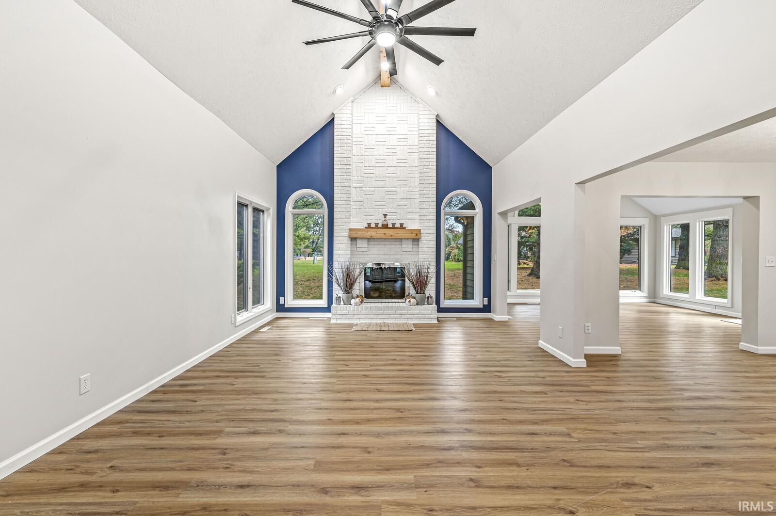 51160 Kings Crossing