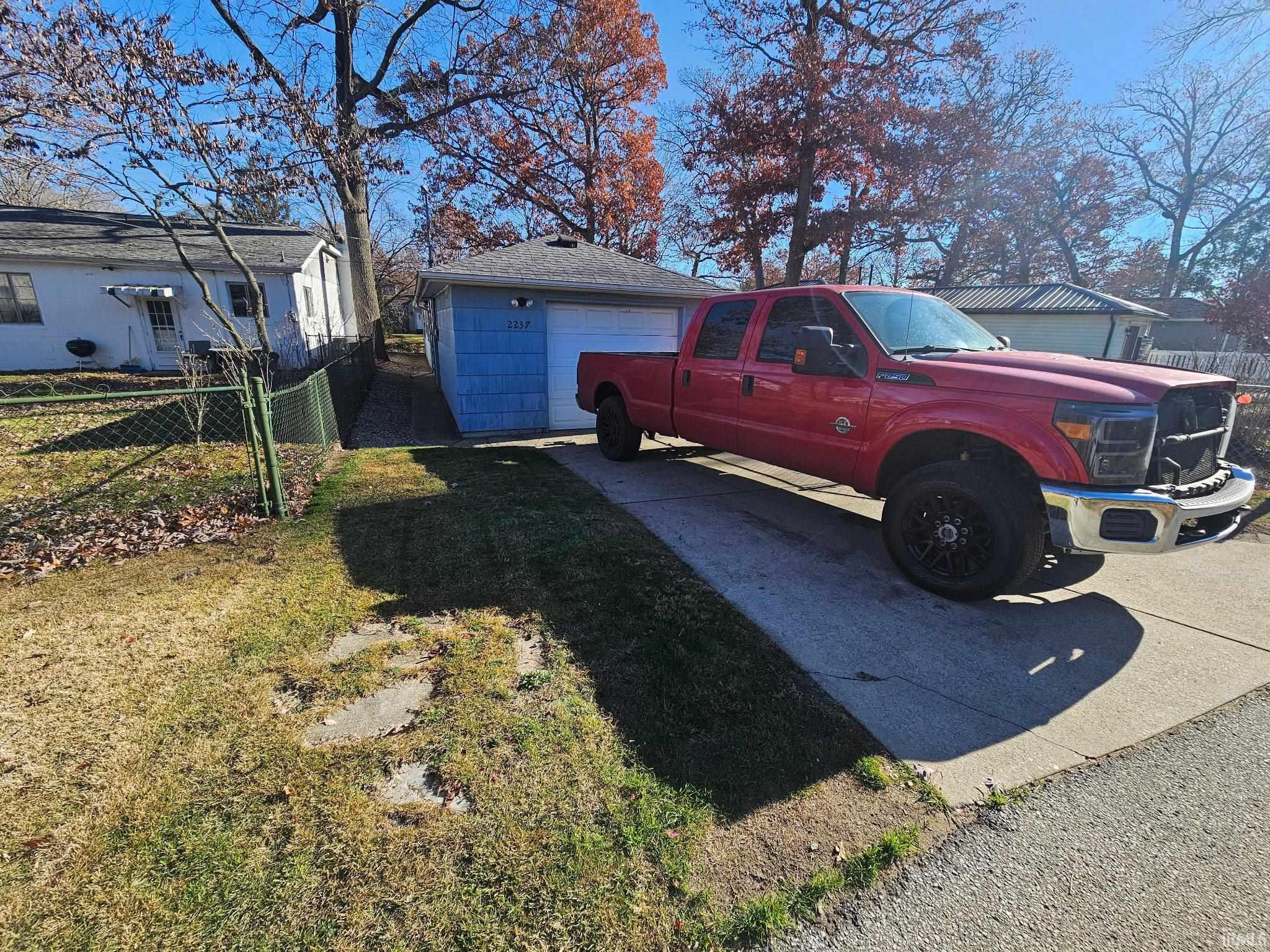 2237 Hollywood Place Street