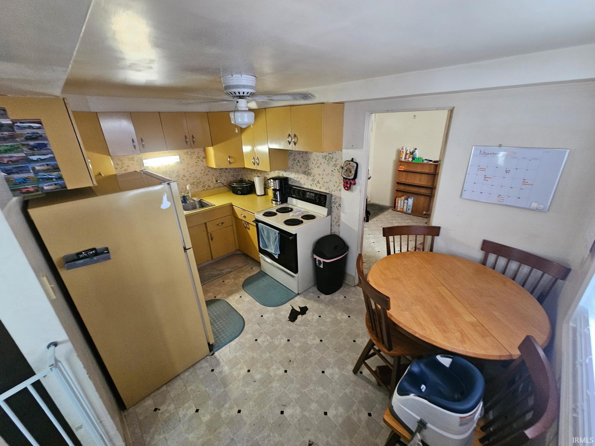 2237 Hollywood Place Street