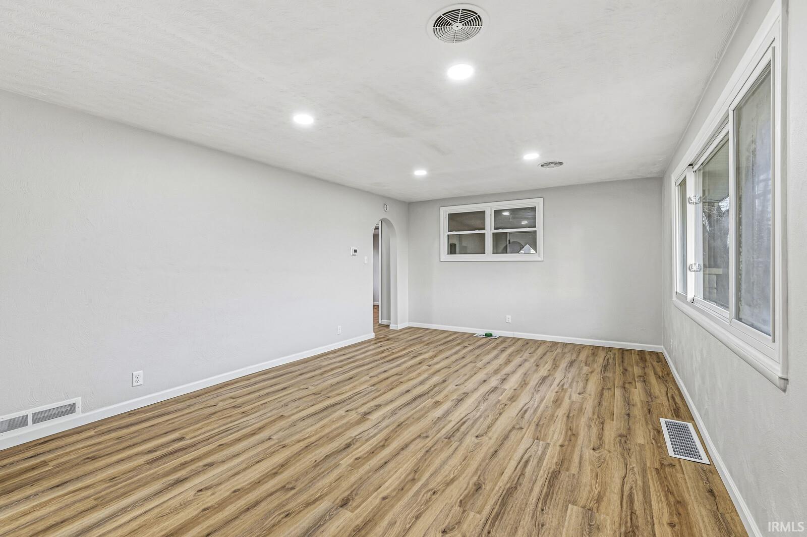 20479 Roosevelt Road