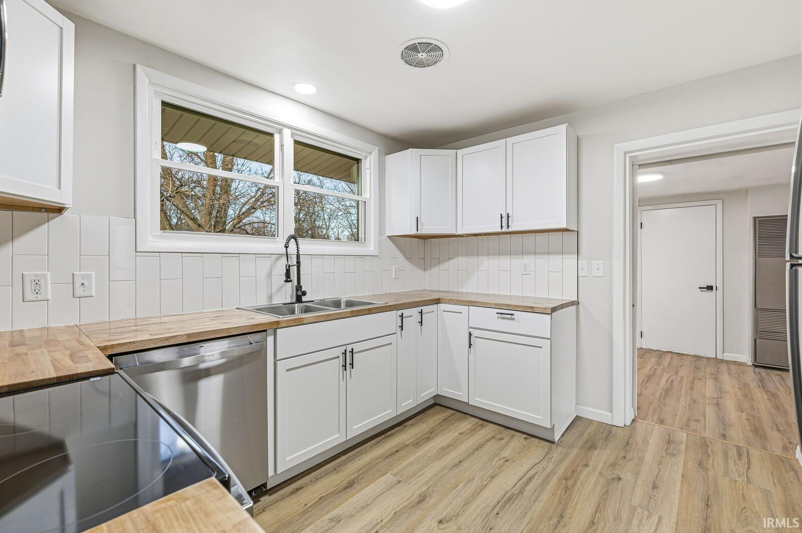 20479 Roosevelt Road