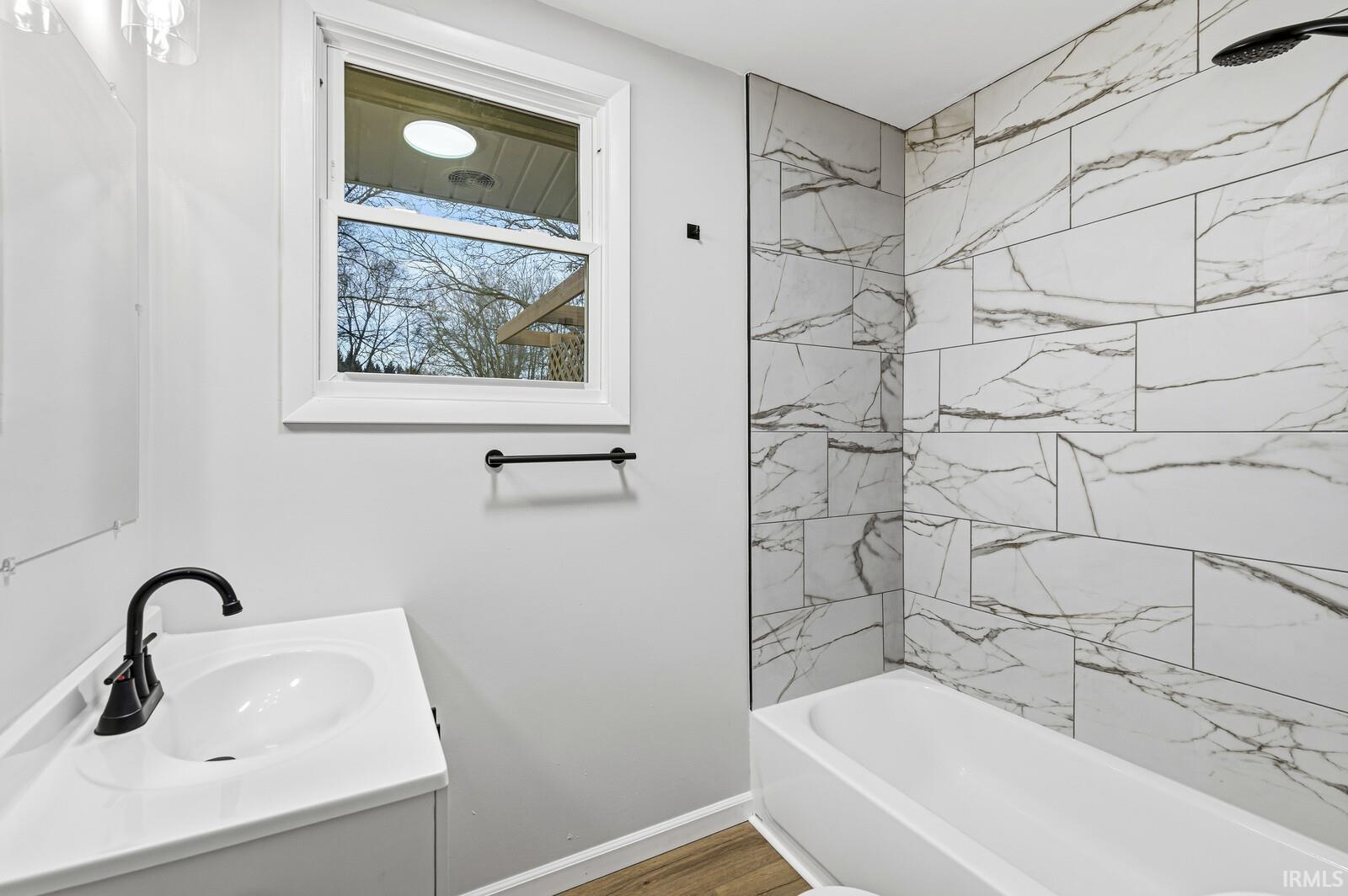 20479 Roosevelt Road