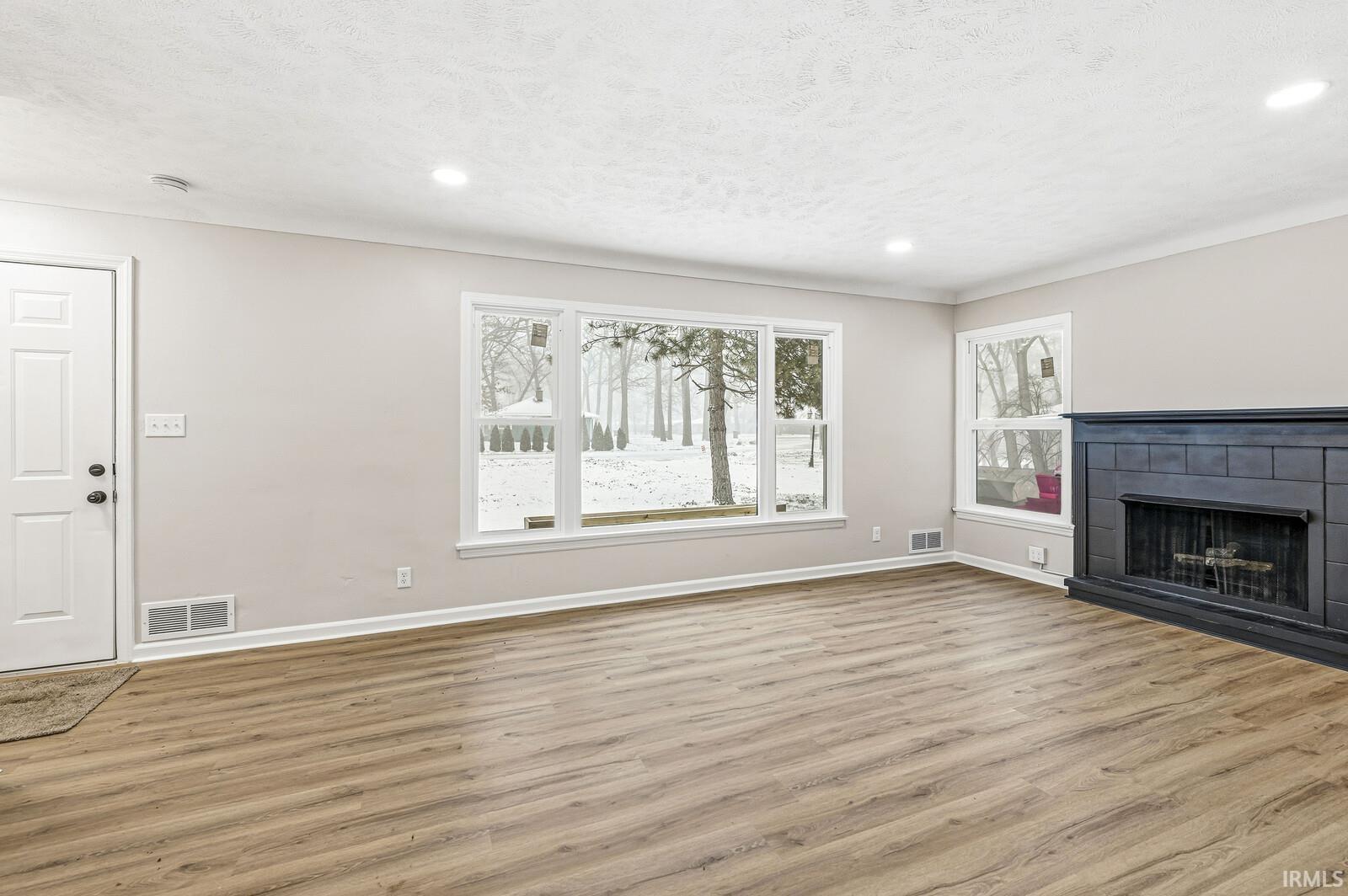 53199 W Oakmont Drive