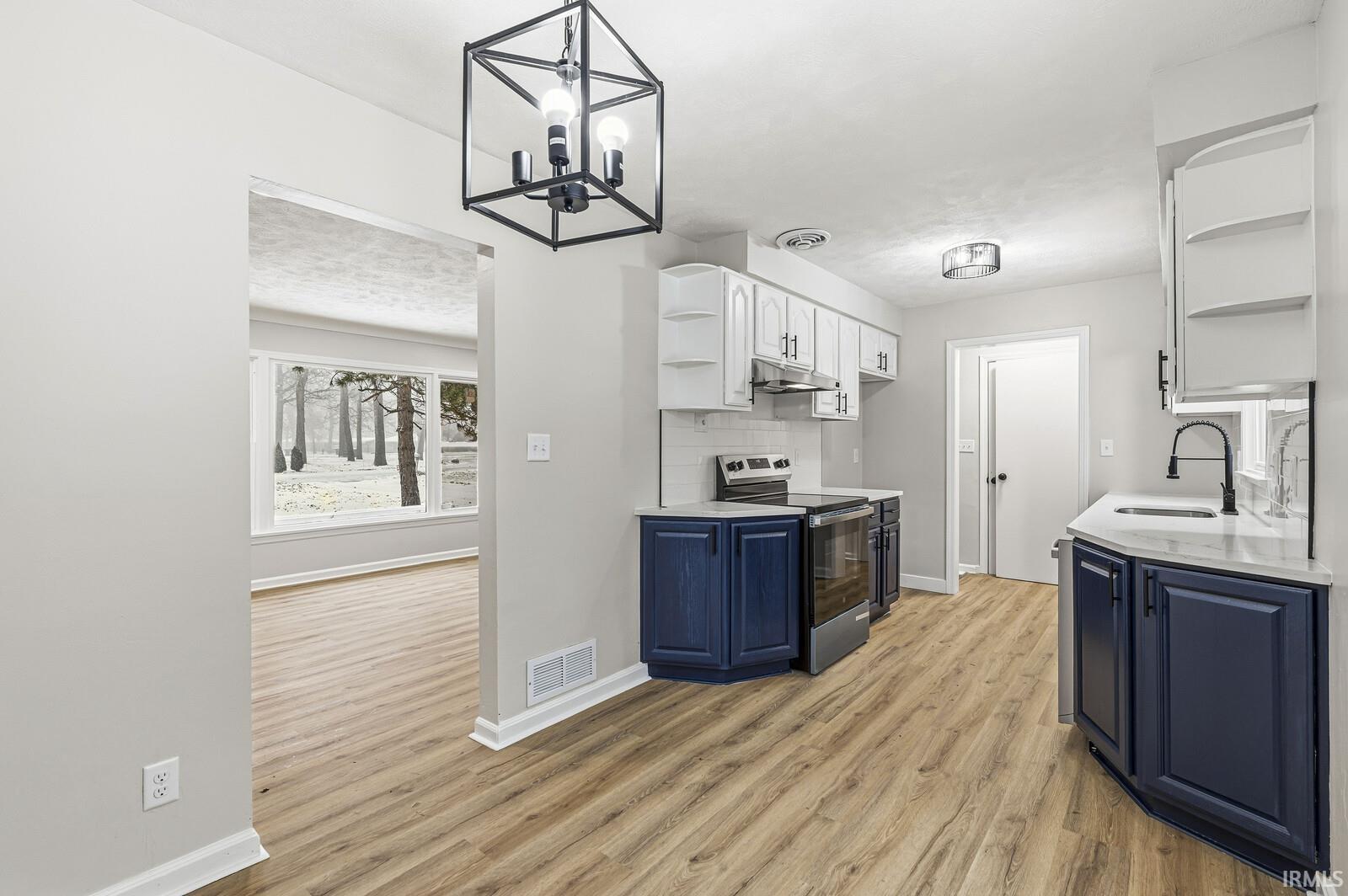 53199 W Oakmont Drive