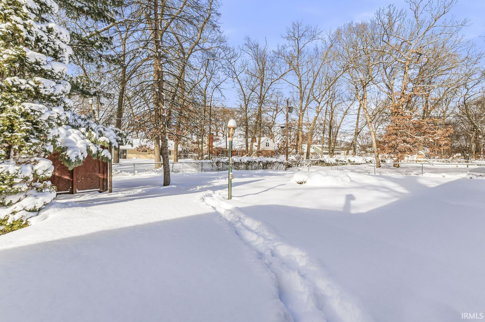 53199 W Oakmont Drive