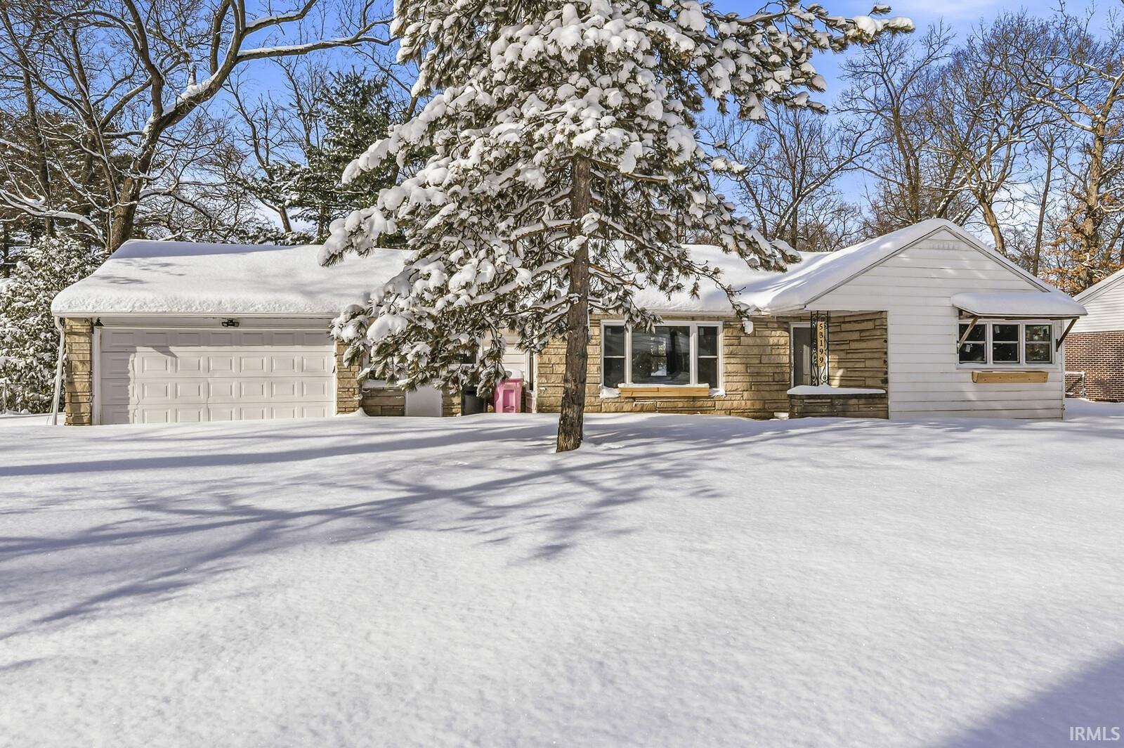 53199 W Oakmont Drive