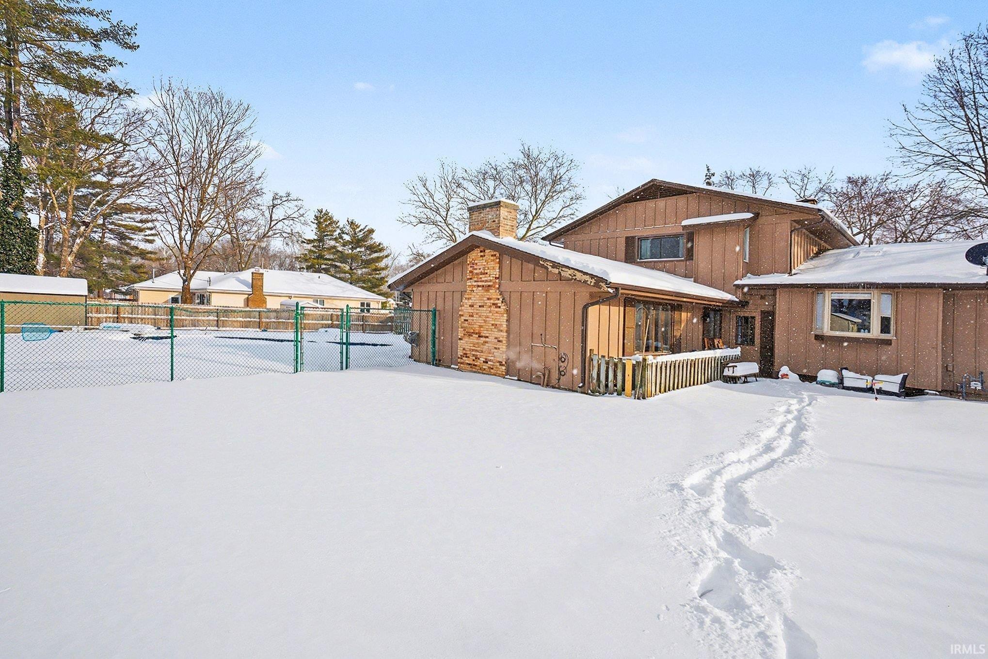 2412 Kenilworth Drive