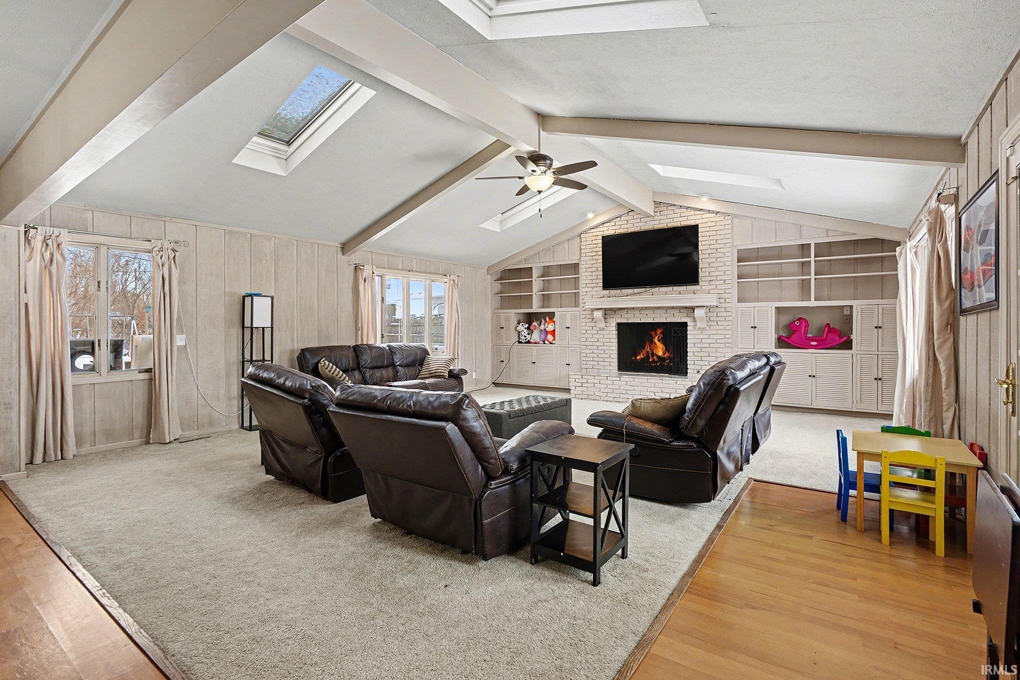 2412 Kenilworth Drive