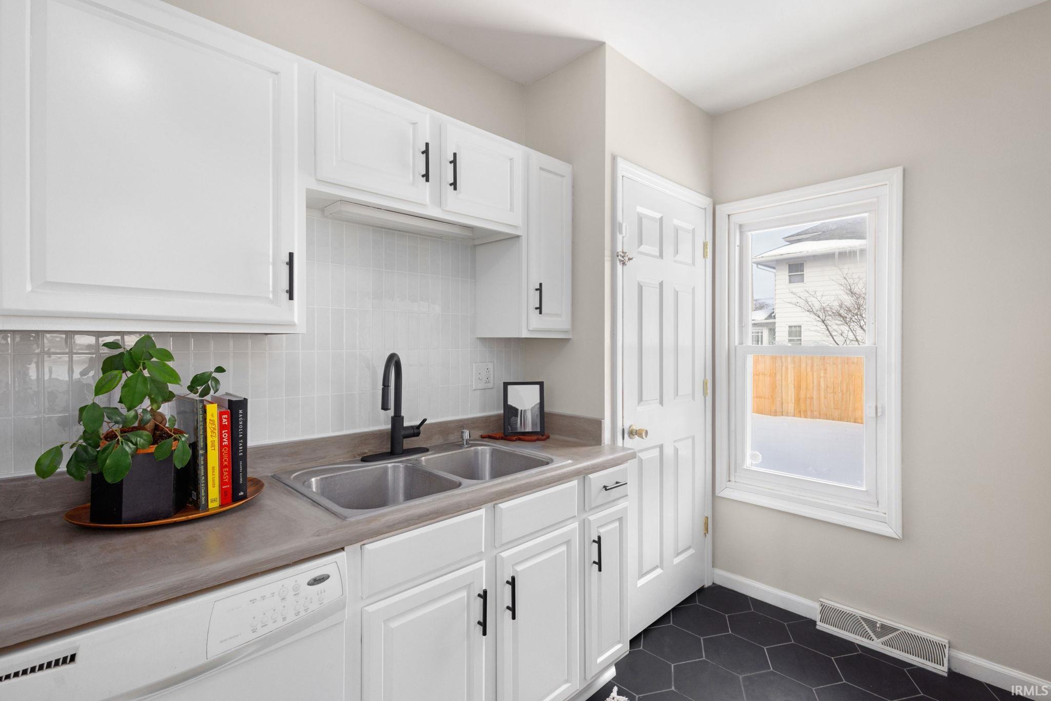 1016 Division Street