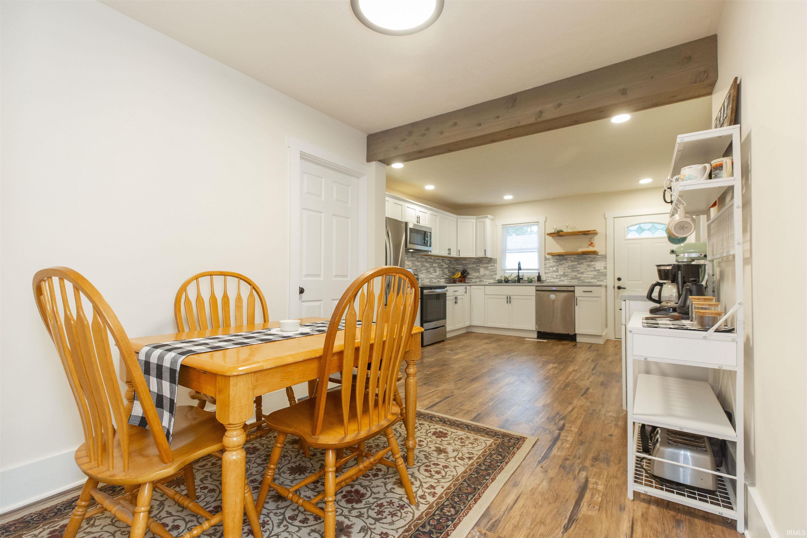 214 E Woodside Street