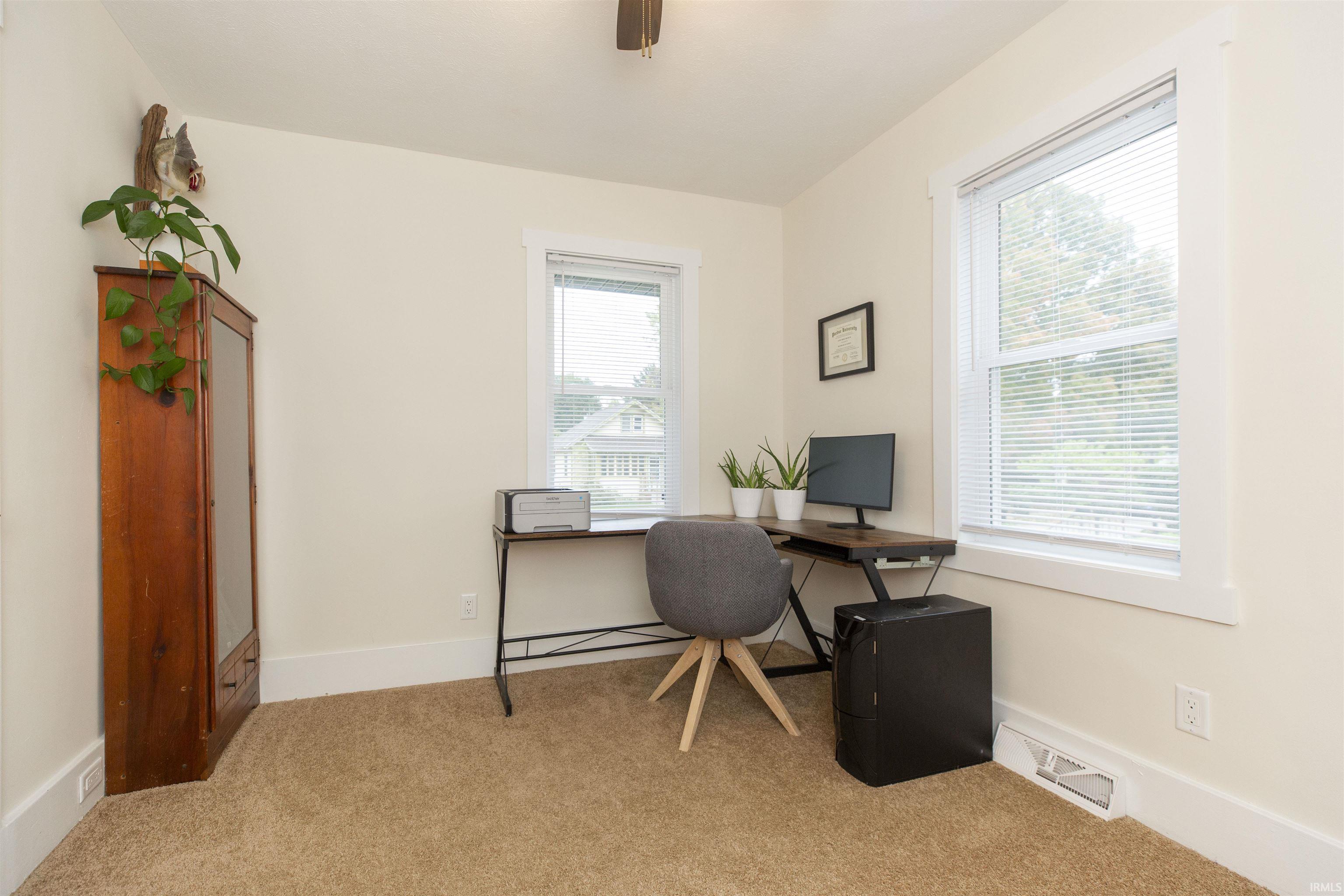 214 E Woodside Street