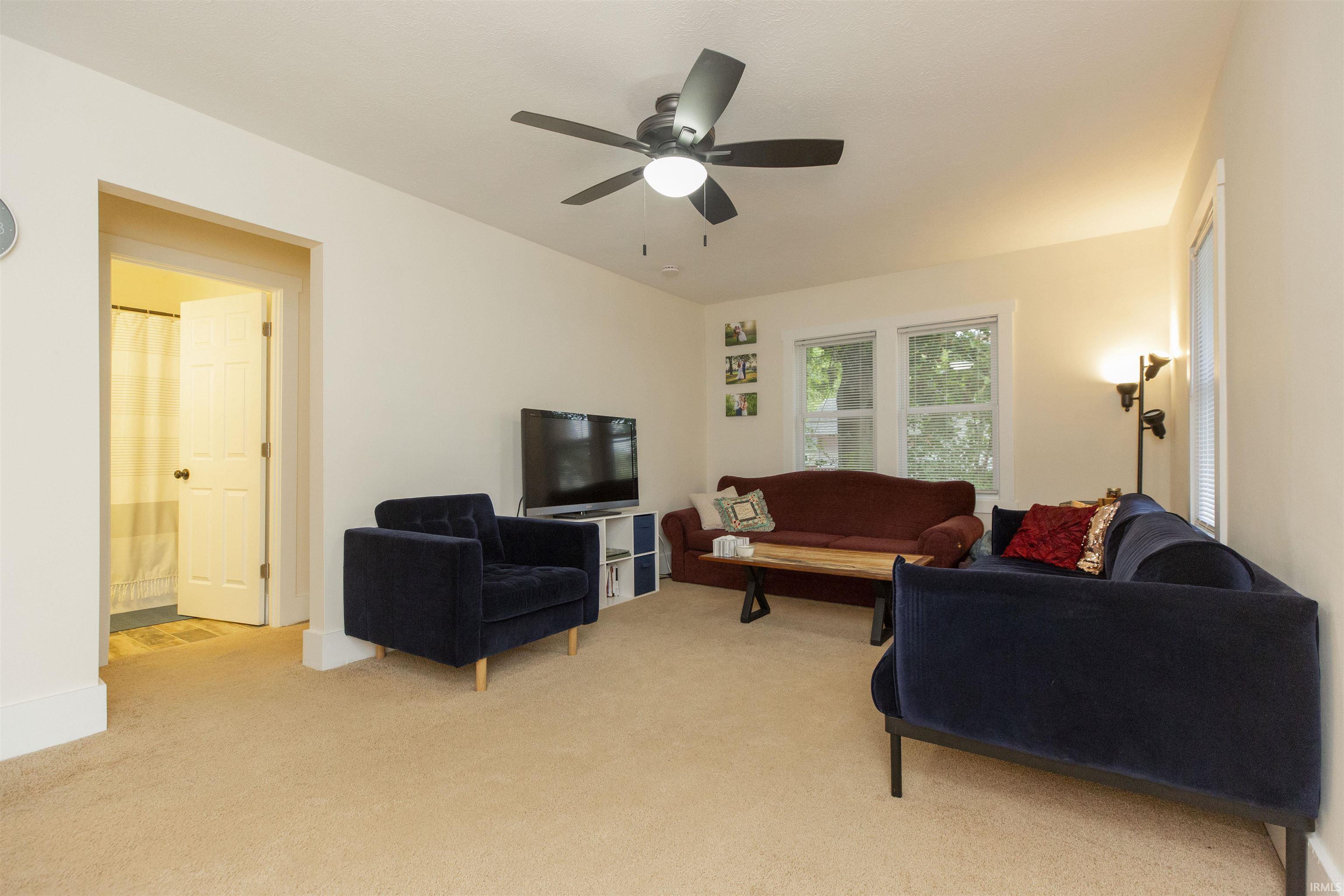 214 E Woodside Street