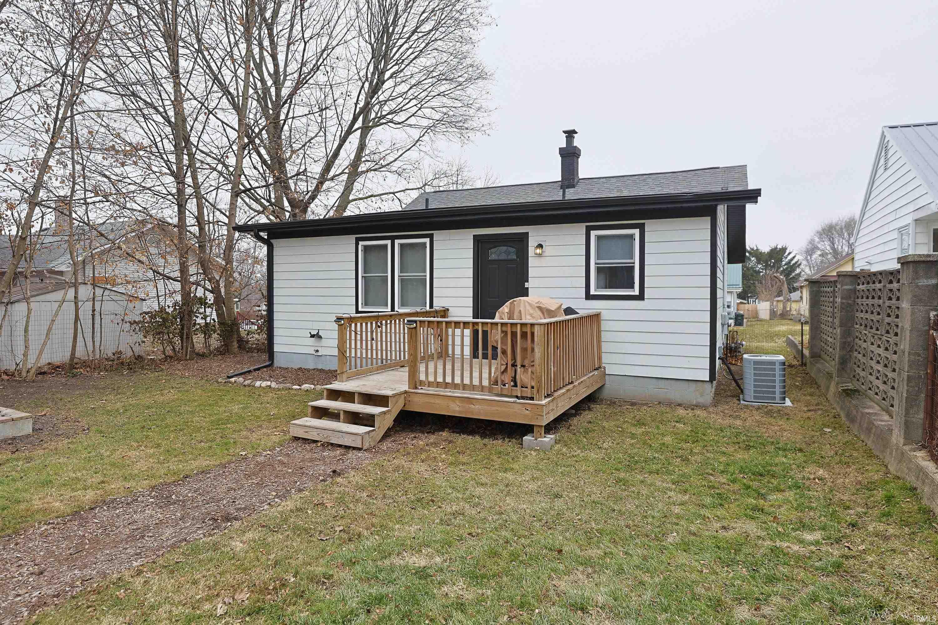 214 E Woodside Street