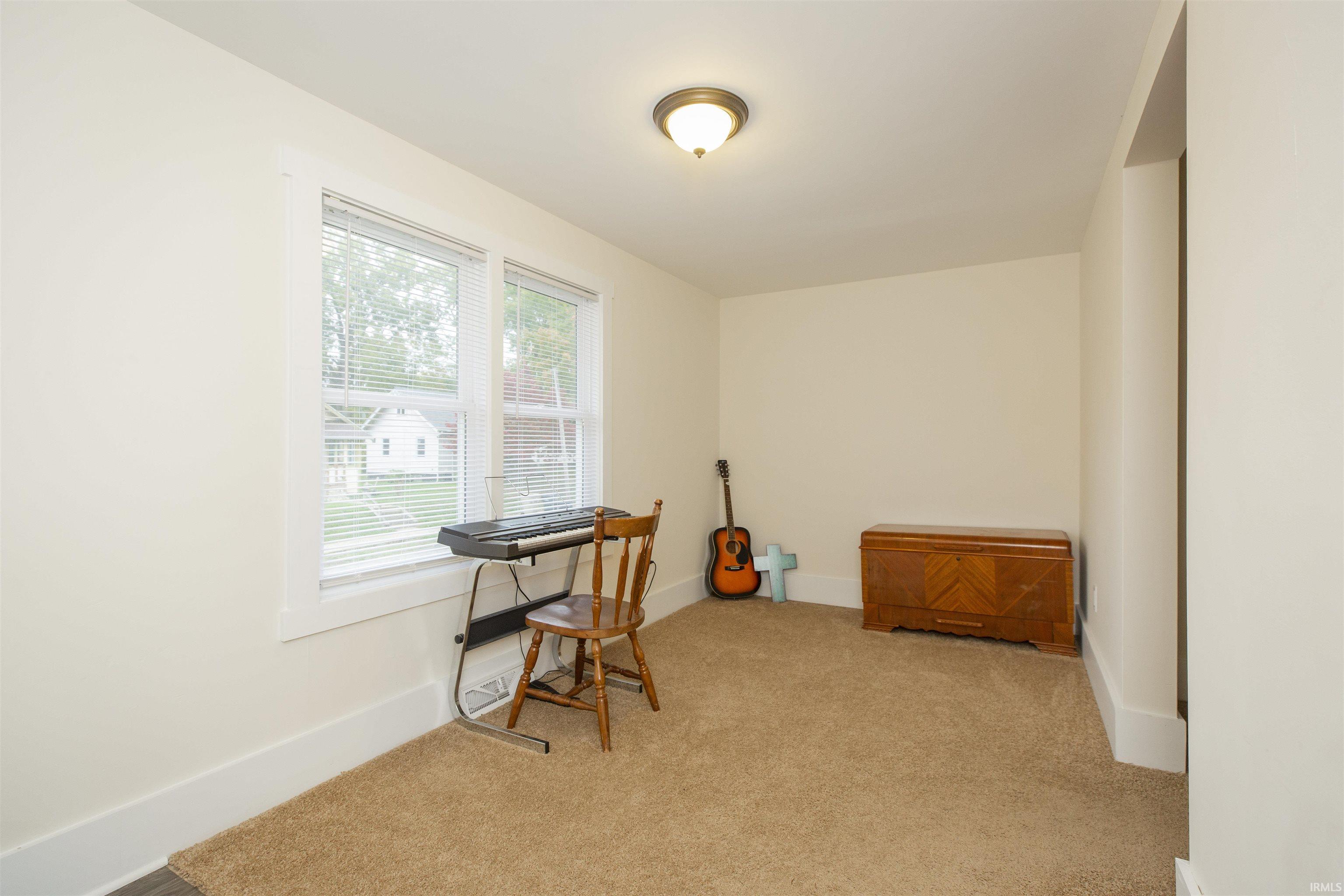 214 E Woodside Street