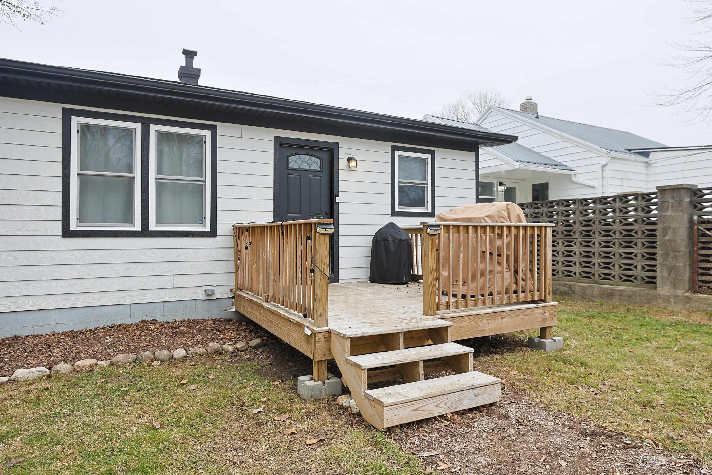 214 E Woodside Street