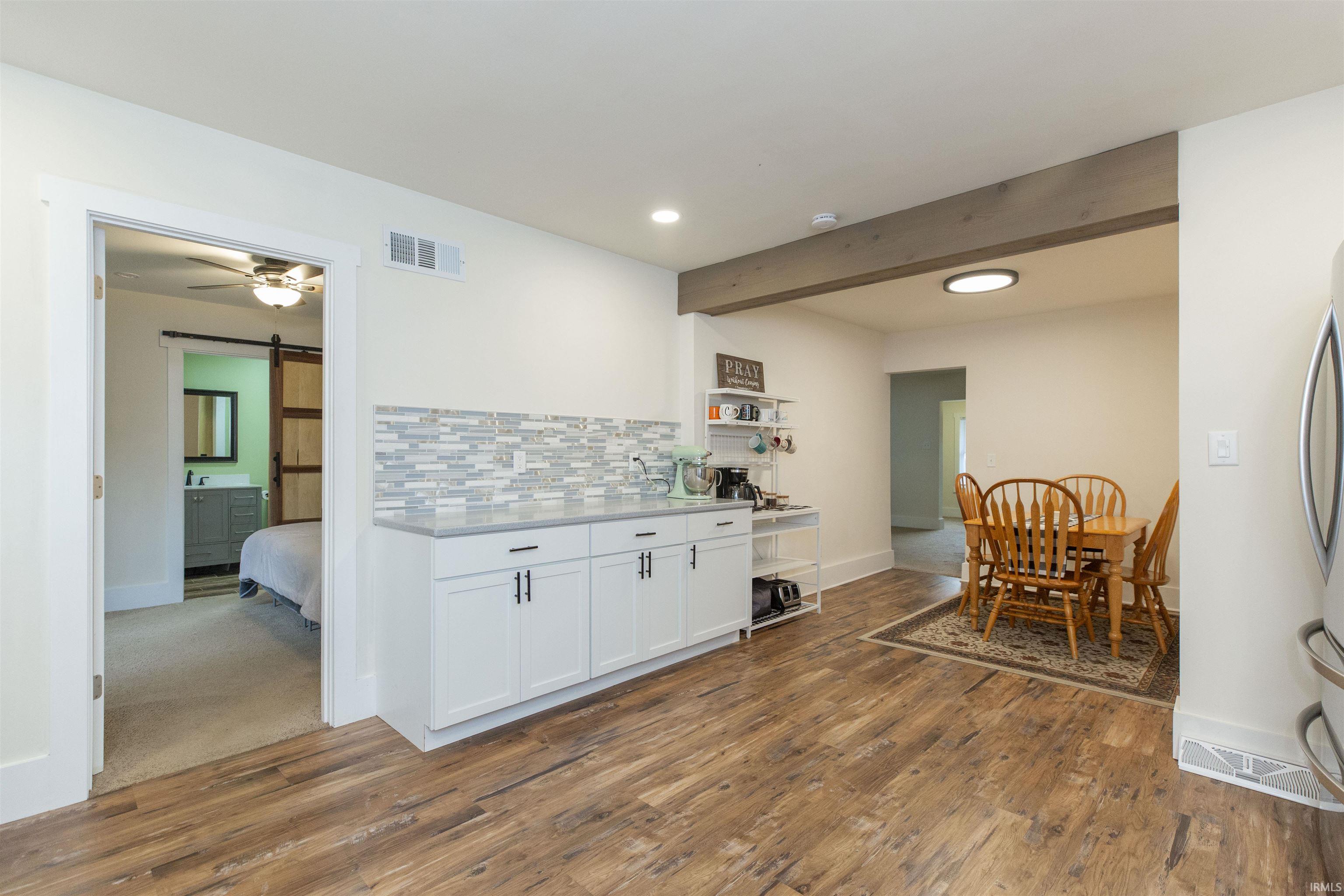 214 E Woodside Street